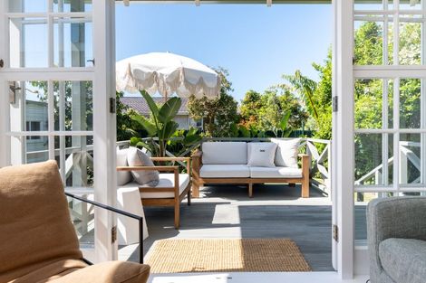 Photo of property in 19 Vigor Brown Street, Napier South, Napier, 4110