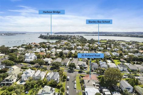 Photo of property in 30 Rutland Road, Stanley Point, Auckland, 0624