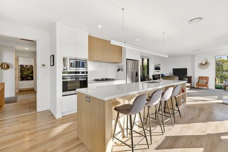 Photo of property in 12 Sapphire Spring Rise, Wanaka, 9305