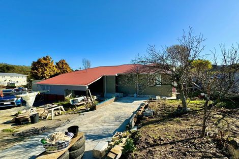 Photo of property in 102 Champion Street, Cannons Creek, Porirua, 5024