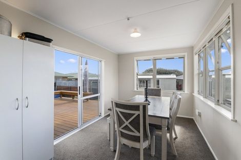 Photo of property in 16 Reeve Street, Levin, 5510