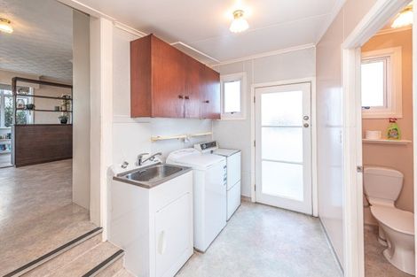 Photo of property in 14 Rawhiti Place, Saint Johns Hill, Whanganui, 4501