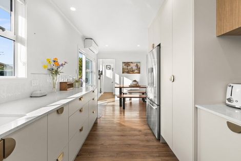 Photo of property in 19 Frickleton Street, Taradale, Napier, 4112