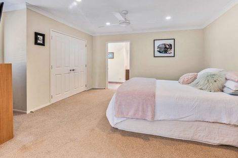 Photo of property in 5 Seymour Road, Mellons Bay, Auckland, 2014