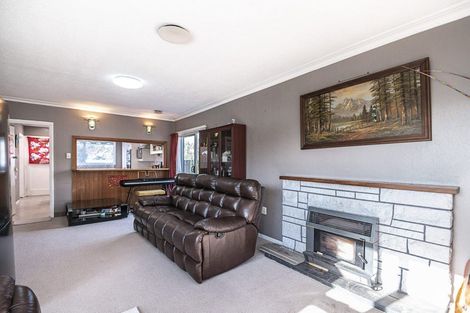 Photo of property in 61 The Drive, Tawa, Wellington, 5028