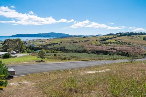 Photo of property in 10 Pekama Drive, Cable Bay, 0420