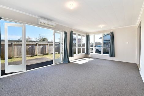 Photo of property in 11a Springs Road, Parakai, 0830