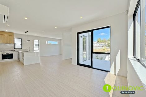 Photo of property in 7d Buisson Glade, West Harbour, Auckland, 0618