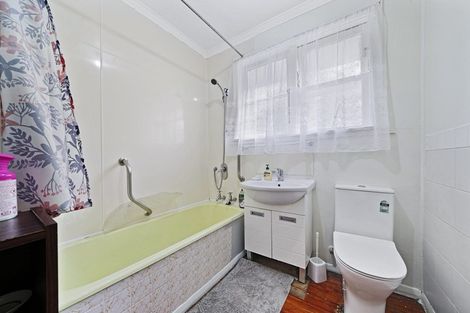 Photo of property in 1b Bush Grove, Trentham, Upper Hutt, 5018