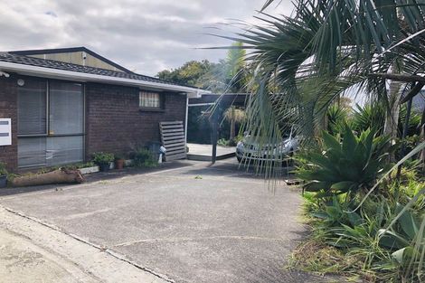 Photo of property in 11 Halldene Terrace, Red Beach, 0932