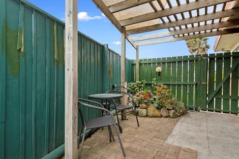 Photo of property in 2 Aldermen Avenue, Papamoa Beach, Papamoa, 3118