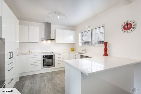 Photo of property in 1/489 Beach Road, Murrays Bay, Auckland, 0630