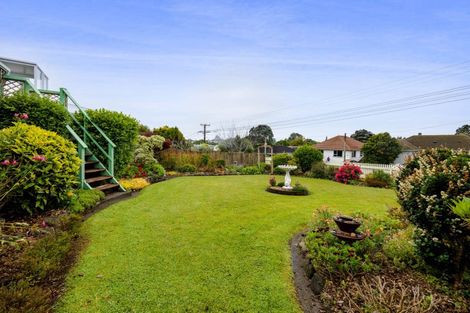 Photo of property in 81 Omata Road, Marfell, New Plymouth, 4310