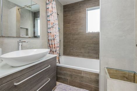 Photo of property in 19 Zodiac Street, Henderson, Auckland, 0610