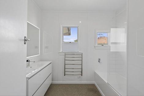 Photo of property in 25 Waimea Street, Westown, New Plymouth, 4310