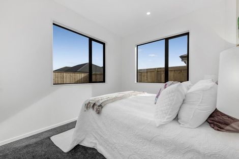 Photo of property in 35 Kaitiaki Drive, Clarks Beach, 2122