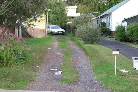 Photo of property in 70 Vodanovich Road, Te Atatu South, Auckland, 0610