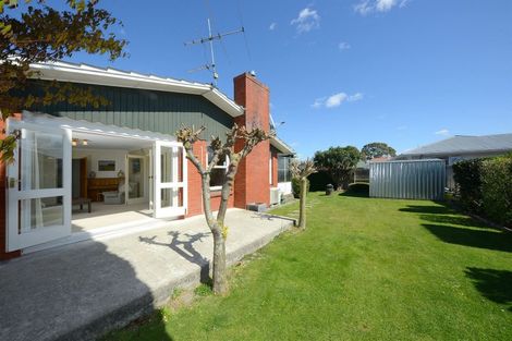 Photo of property in 25 Oakfield Street, Burnside, Christchurch, 8053