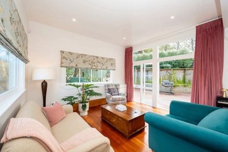Photo of property in 14 Cameron Road, Bluff Hill, Napier, 4110