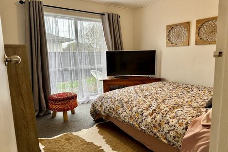 Photo of property in 2 Bryce Place, Kelvin Grove, Palmerston North, 4414