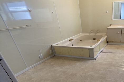 Photo of property in 8 Caroline Street, Mount Victoria, Wellington, 6011