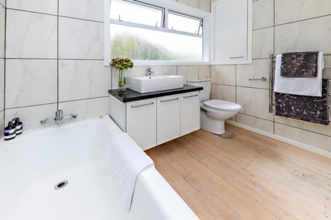 Photo of property in 42 Gordon Avenue, Milford, Auckland, 0620