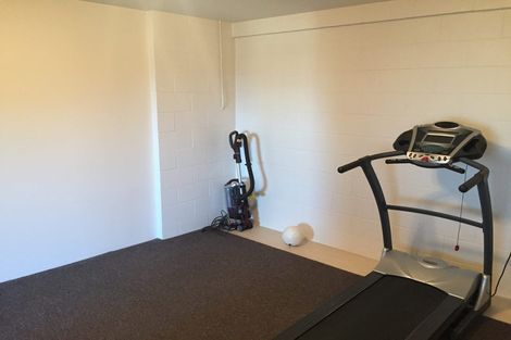 Photo of property in 17 Cashmere Place, Glenfield, Auckland, 0629