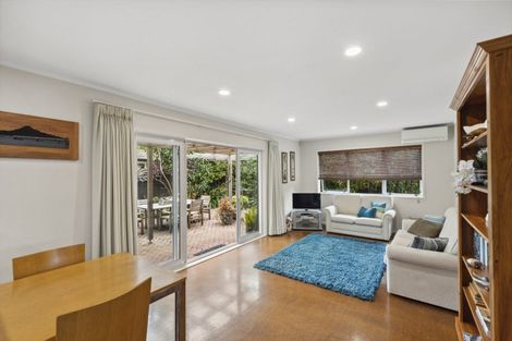 Photo of property in 2 Roselawn Lane, Pahurehure, Papakura, 2113