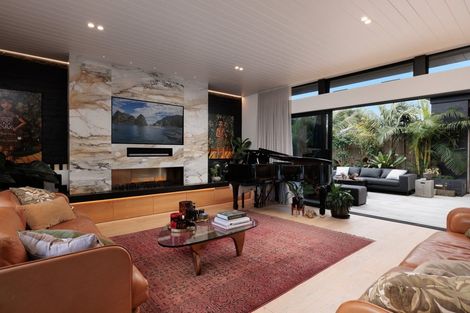 Photo of property in 210 Oceanbeach Road, Mount Maunganui, 3116