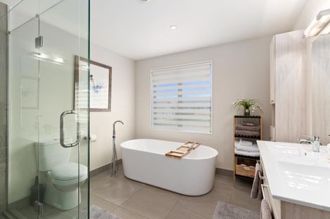 Photo of property in 28 Minaret Ridge, Wanaka, 9305