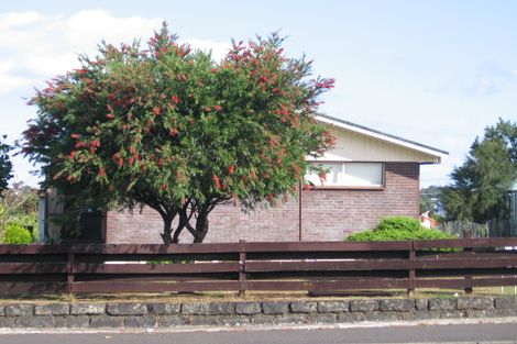 Photo of property in 2/3204 Great North Road, New Lynn, Auckland, 0600