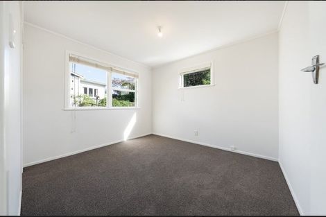 Photo of property in 28 Robert Burke Place, Henderson, Auckland, 0612