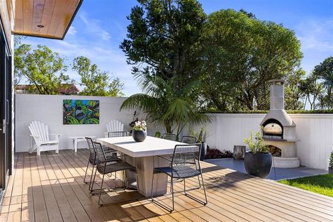 Photo of property in 123a Churchill Road, Rothesay Bay, Auckland, 0630