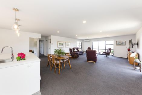 Photo of property in 24 Macdonald Heights, Feilding, 4702