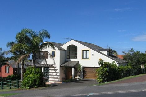 Photo of property in 44 Penguin Drive, Murrays Bay, Auckland, 0630