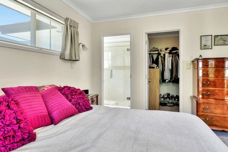 Photo of property in 432a Mangorei Road, Highlands Park, New Plymouth, 4312