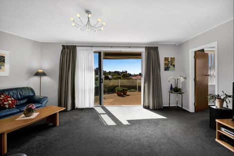 Photo of property in 42 Seaview Road, Marfell, New Plymouth, 4310