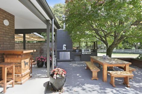 Photo of property in 17 Ridgewood Drive, Ridgewood, New Plymouth, 4371