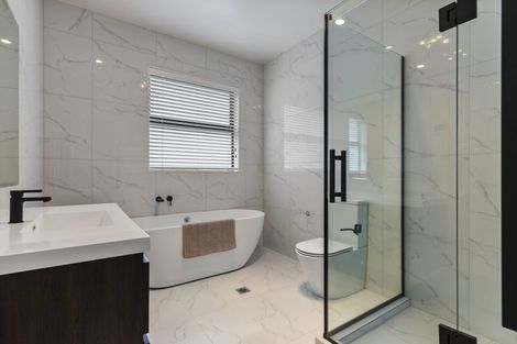 Photo of property in 146 Arran Point Parade, Orewa, 0931