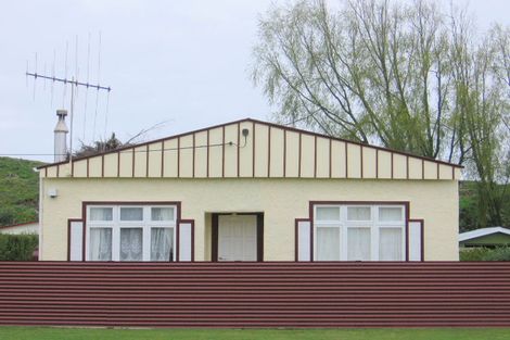 Photo of property in 20 Reeve Street, Foxton, 4814