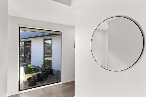 Photo of property in 15 Evelyn Crescent, Marshland, Christchurch, 8083