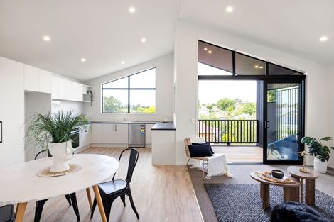 Photo of property in 4/3 Huia Avenue, Forest Lake, Hamilton, 3200