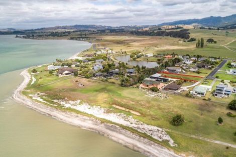 Photo of property in 16 Mylindas Road, Whakatiwai, Miranda, 2473
