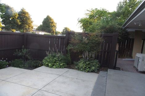 Photo of property in 2/21 Parkstone Avenue, Ilam, Christchurch, 8041