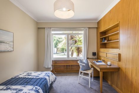 Photo of property in 19 Surrey Crescent, Hokowhitu, Palmerston North, 4410