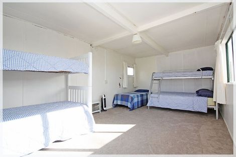 Photo of property in 31 Nelson Street, Foxton Beach, Foxton, 4815