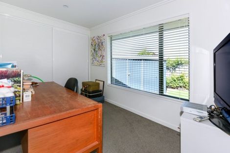 Photo of property in 5 Perrin Place, Darfield, 7510