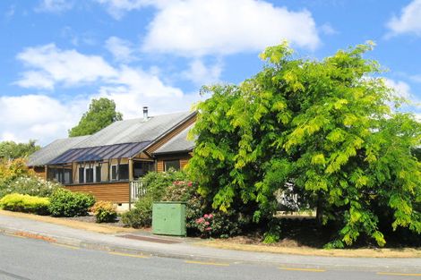 Photo of property in 2 Clearwater Terrace, Brown Owl, Upper Hutt, 5018