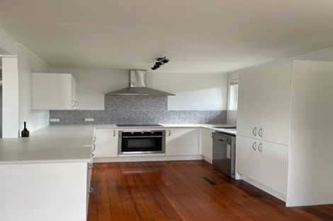 Photo of property in 19 Holland Avenue, Point England, Auckland, 1072