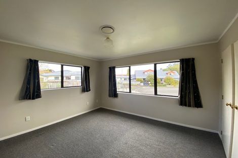 Photo of property in 5 Essendon Court, Glenview, Hamilton, 3206